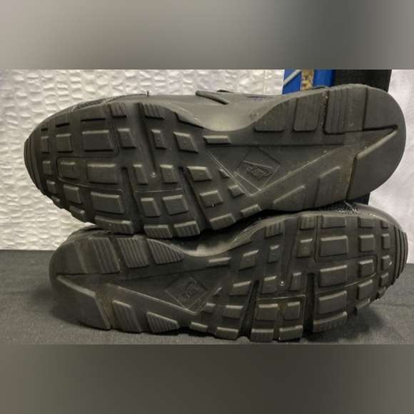 Nike Big Kids' Huarache Run Triple Black Sneakers Size 7Y MSRP $110 - Picture 11 of 12
